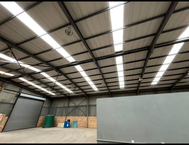 680M² WAREHOUSE FOR SALE IN VULCANIA